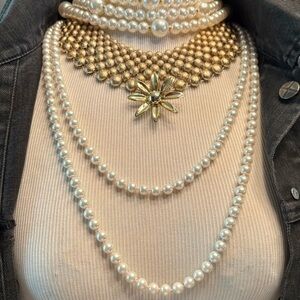 Elegant Pearl and Gold Necklace Set
